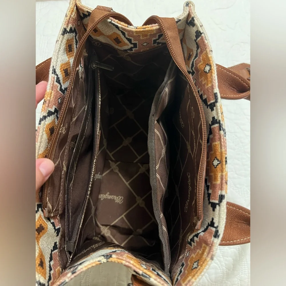 Wrangler Tan and Brown Geometric Tote - Picture 3 of 5